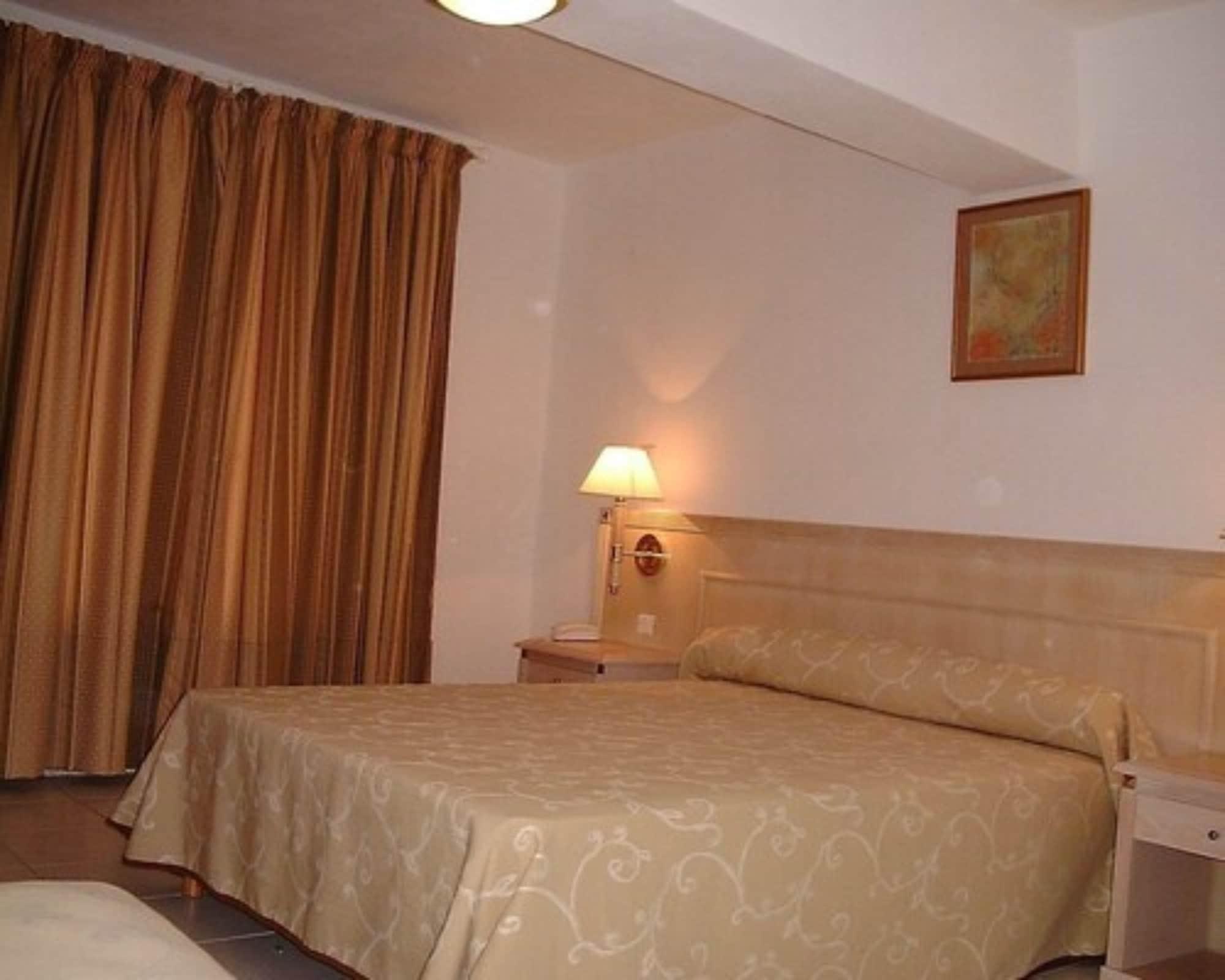 Hotel Residence San Pieru Tarcu エクステリア 写真