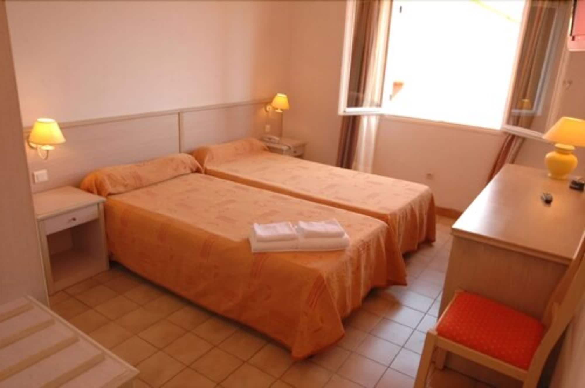 Hotel Residence San Pieru Tarcu エクステリア 写真