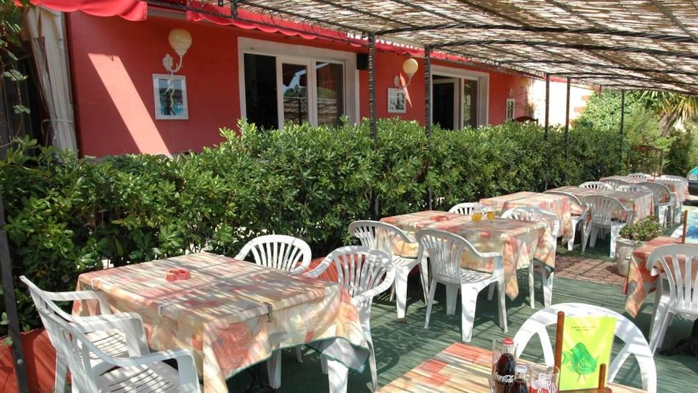 Hotel Residence San Pieru Tarcu エクステリア 写真