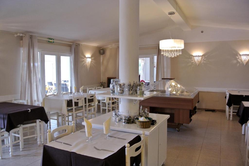 Hotel Residence San Pieru Tarcu エクステリア 写真